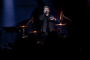 “EMT-ing” Your Voice: How Singers are Striking the Right Notes with Handheld Devices