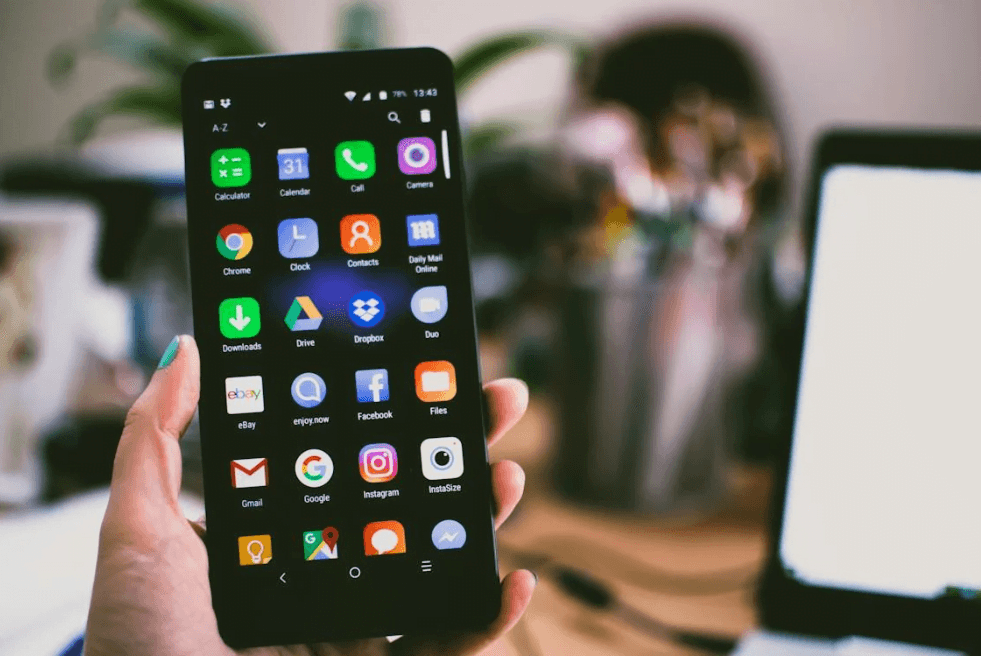 The Art of Engagement: Using Screen Media to Enhance Customer Connections in Diverse Industries