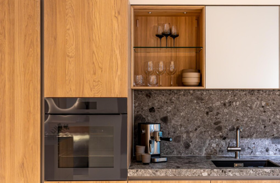 Key Signs You Need to Hire a Kitchen Remodeler for a Fresh Upgrade ...
