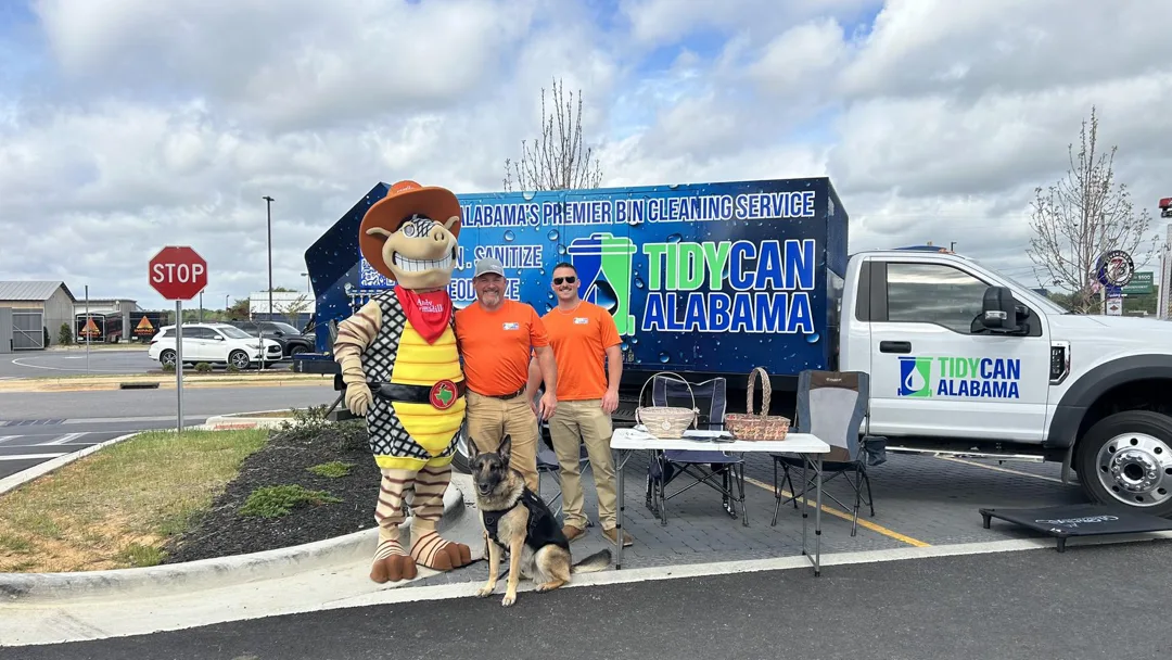 tidy-can-alabama-team-with-dog