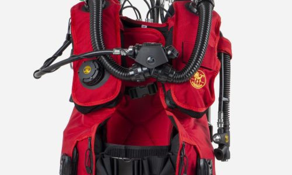 Dive Buoyancy Compensator for Rebreather Market
