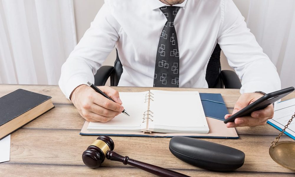 Criminal Defense and Personal Injury Lawyers: Know the Differences