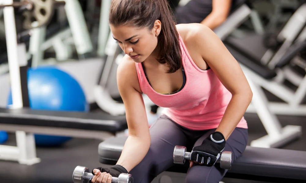 Beautiful-Girl-exercise-dumbbell-Fitness-Wallpaper-1920x1200