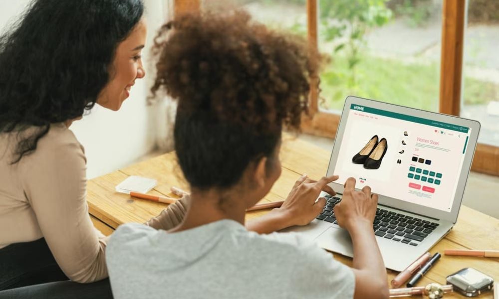 Choosing Between Webflow and Shopify A Complete Comparison for Online Store Owners