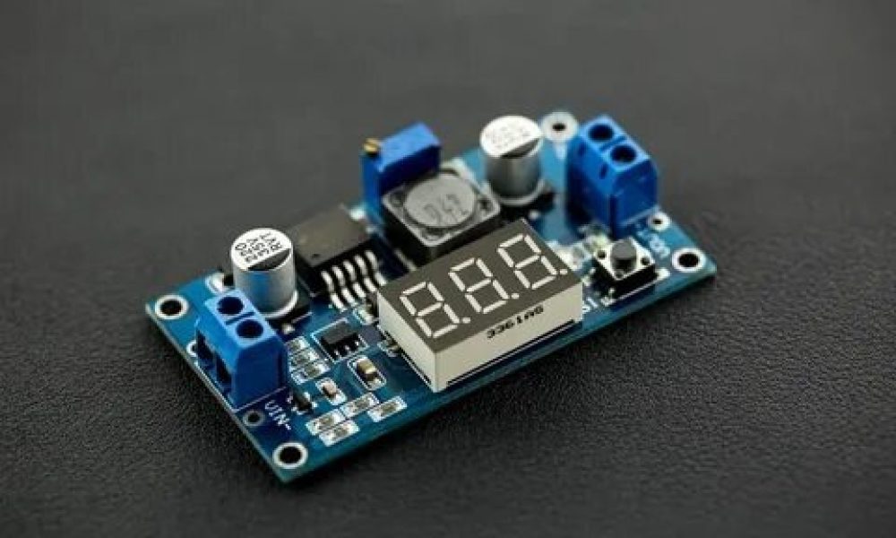 DC-DC Voltage Regulators Market SWOT Analysis