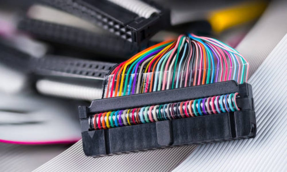 Internal drive electronics of data storage devices as floppy, compact or hard disks. Spare computer hardware. PATA interface standard. E-waste sorting and disposal. Selective focus