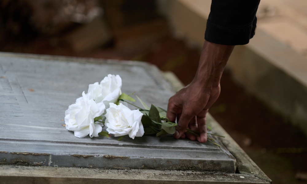 How to Plan a Memorial Service When Family Is Scattered