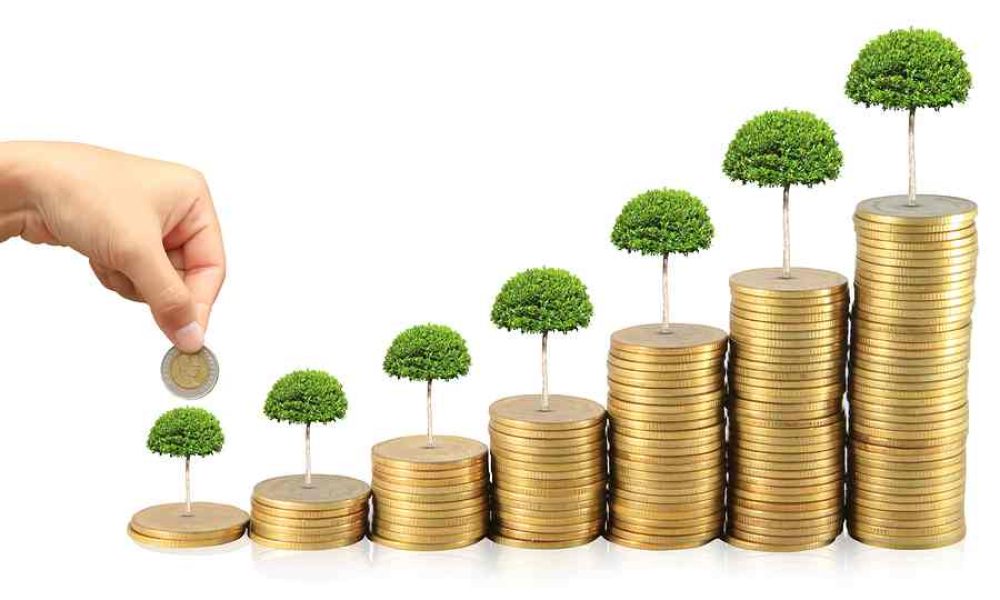 Smart Money Investing in the Financial Services Market