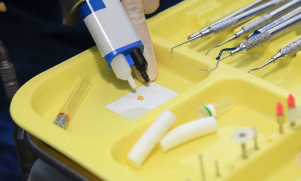 Surgical Sealants and Adhesives Market