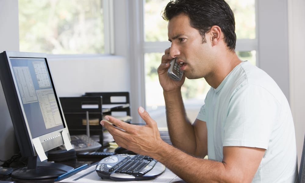 general contractor calling a remodeling lead