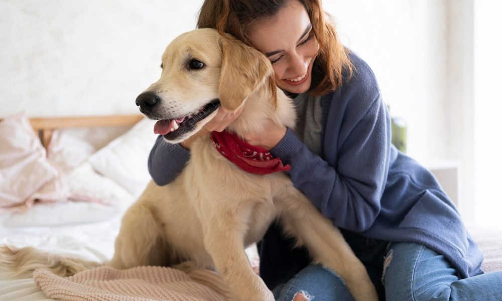 medium-shot-woman-holding-dog_23-2149031230[1]