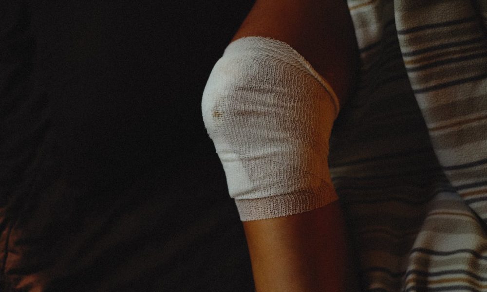 Photo by Alexey Demidov: https://www.pexels.com/photo/person-with-medical-gauze-bandage-on-injured-knee-12112352/
