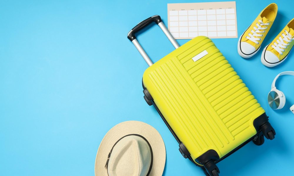 suitcase-luggage-baggage-summer-travel-vacation_185193-109605[1]