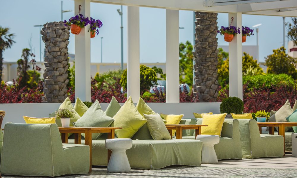 How to Choose Premium Outdoor Furniture for Luxury Property Designs?