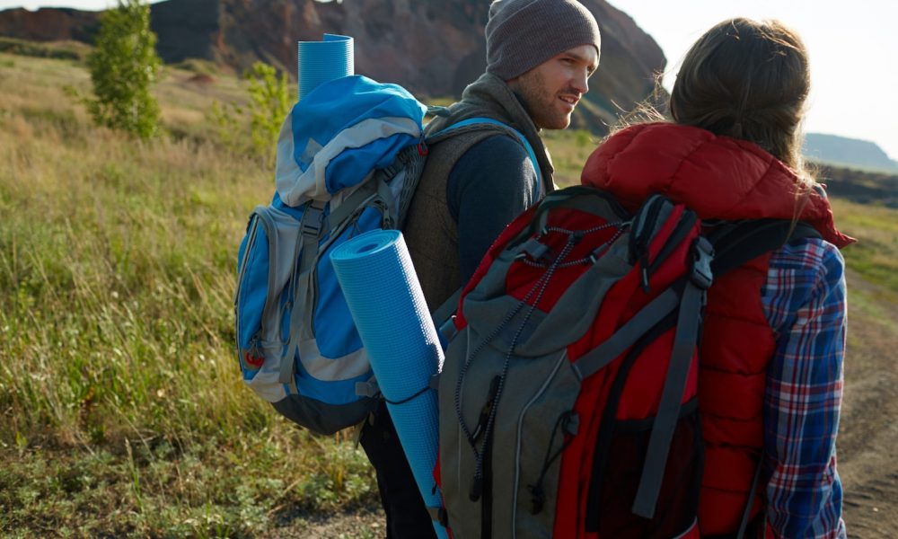 young-adventurers-mountains_1098-15206[1]